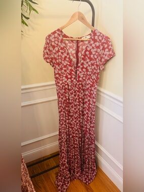 NATURAL LIFE Red Floral Short-Sleeve Maxi with V-Neck